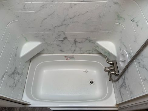 Used 2022 Ford E-450 and Econoline 450 Super Duty w/ Motorhome Prep Package image 38