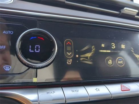 Used 2024 Genesis GV70 2.5T w/ Advanced Package image 23