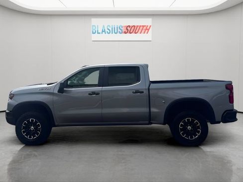 Used 2023 Chevrolet Silverado 1500 ZR2 w/ Technology Package AWD/4WD image 6