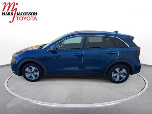 Used 2018 Kia Niro LX image 12