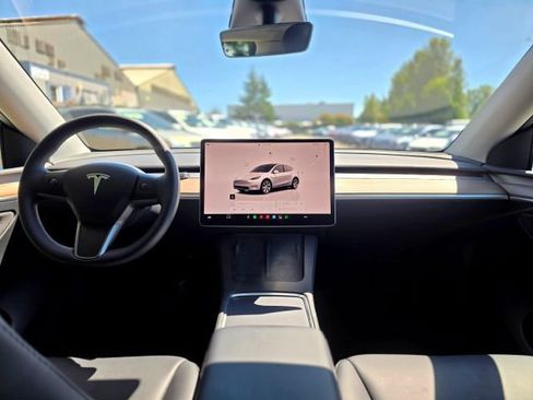 Used 2023 Tesla Model Y Long Range AWD/4WD image 15