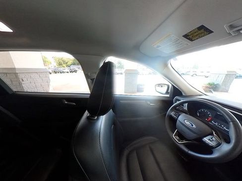 Used 2022 Ford Escape SEL FWD image 34