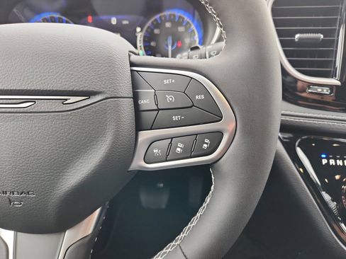 New 2027 Chrysler Pacifica Select FWD image 16
