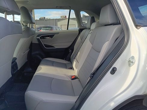 Used 2019 Toyota RAV4 XLE Premium image 11