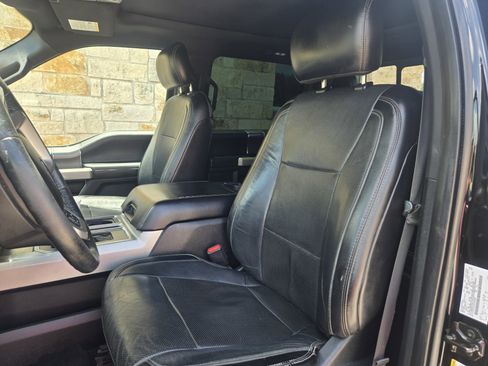 Used 2017 Ford F150 Lariat image 5