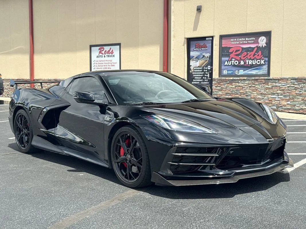 Used 2022 Chevrolet Corvette Stingray Premium Conv w/ Z51 Performance Package RWD image 2
