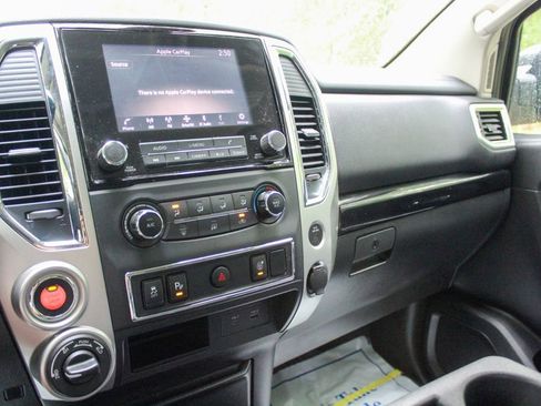 Used 2021 Nissan Titan SV w/ Accessory Utility Package image 19