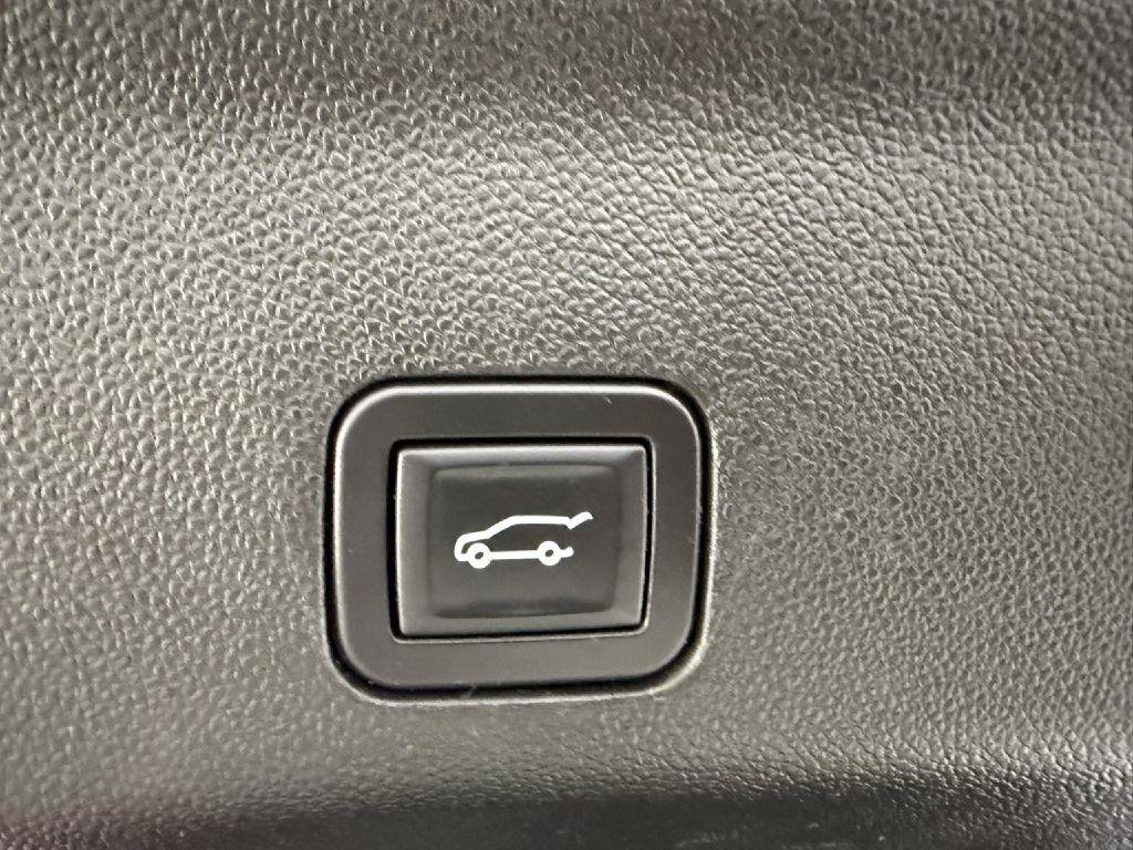 Used 2024 Chevrolet Tahoe High Country AWD/4WD image 34