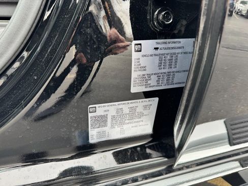 Used 2025 GMC Sierra 1500 SLT w/ SLT Premium Package image 26