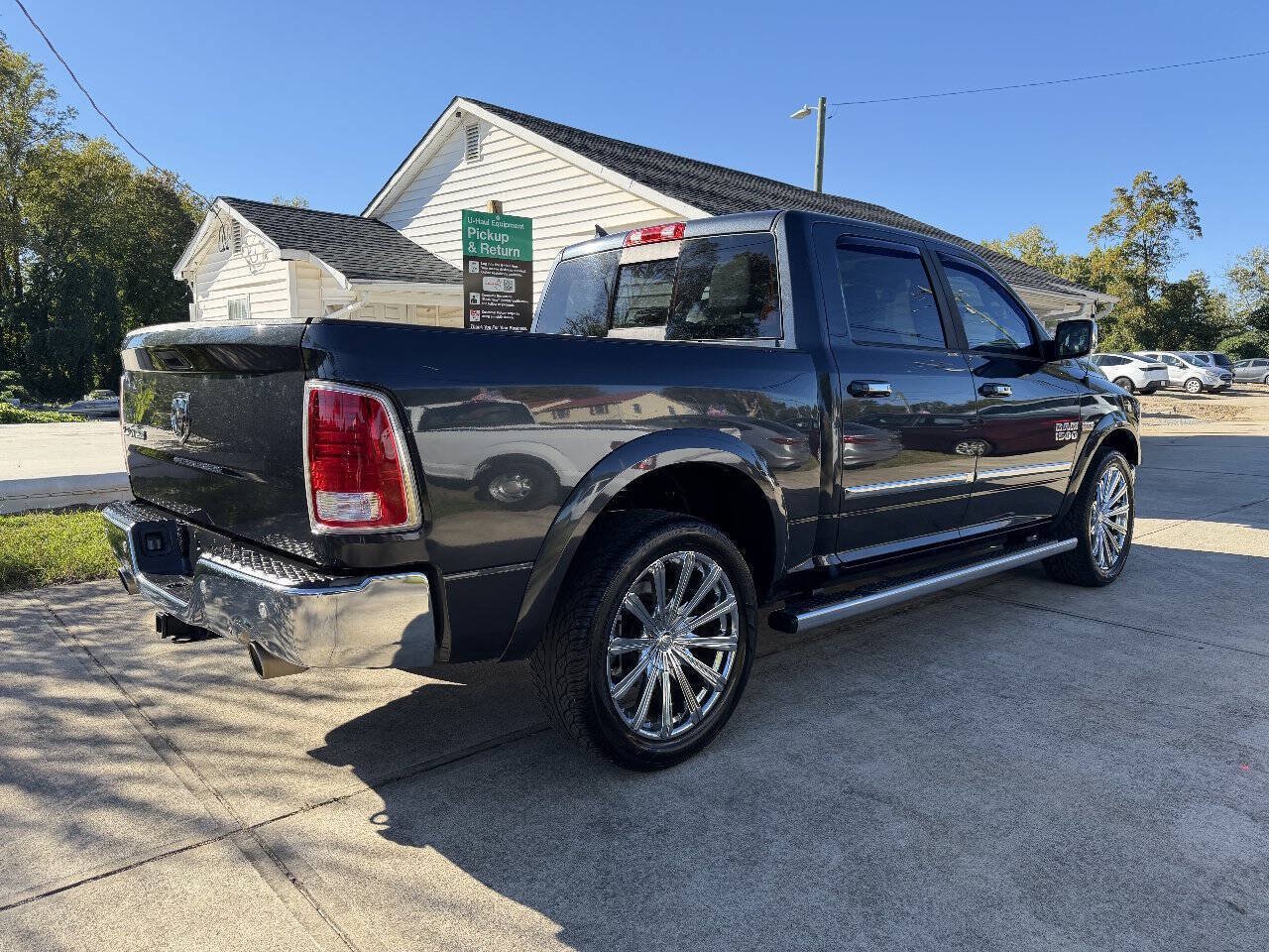 Used 2015 RAM 1500 Limited RWD image 5