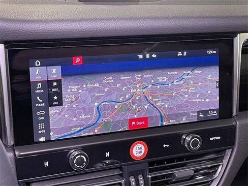 Used 2024 Porsche Macan image 30