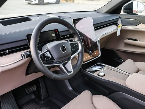 New 2026 Volvo EX90 Plus image 27