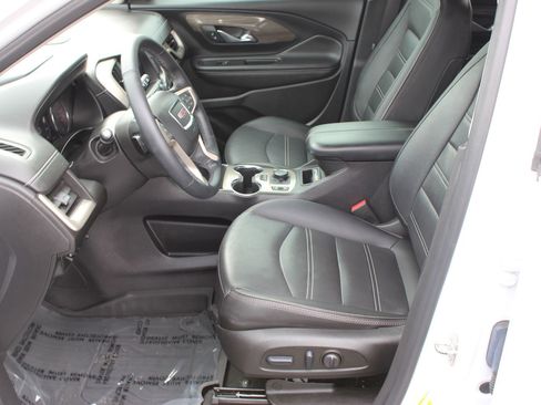 Used 2023 GMC Terrain Denali w/ Denali Premium Package AWD/4WD image 11