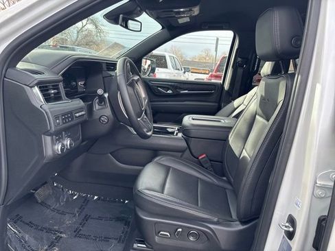 Used 2024 GMC Yukon XL Denali image 13