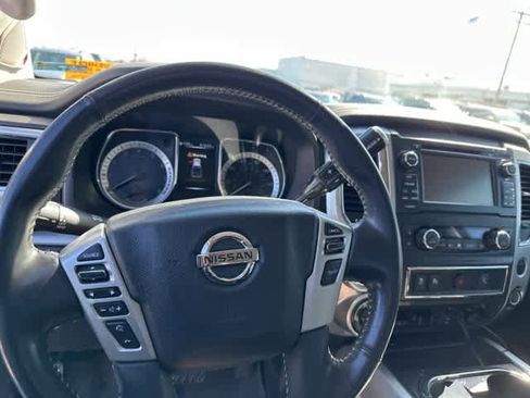 Used 2018 Nissan Titan PRO-4X w/ Pro-4x Utility Package image 9