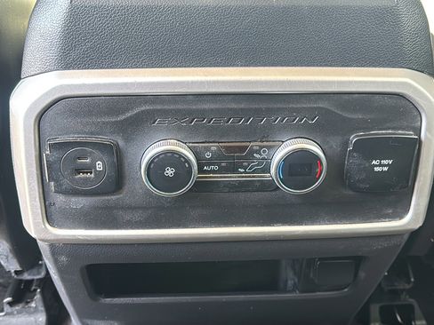 Used 2023 Ford Expedition XLT image 23