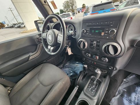 Used 2017 Jeep Wrangler Unlimited Sport w/ Quick Order Package 24S image 14