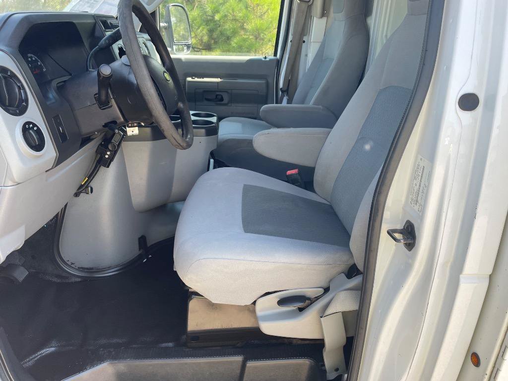 Used 2017 Ford E-350 and Econoline 350 Super Duty RWD image 8