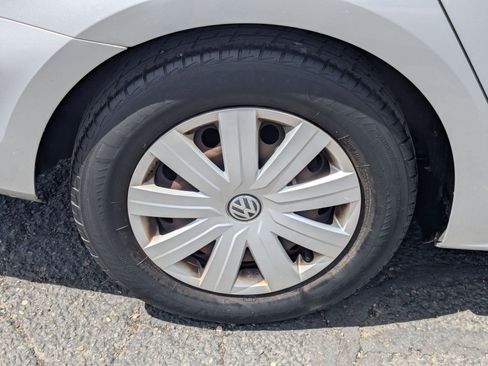 Used 2016 Volkswagen Jetta S image 12