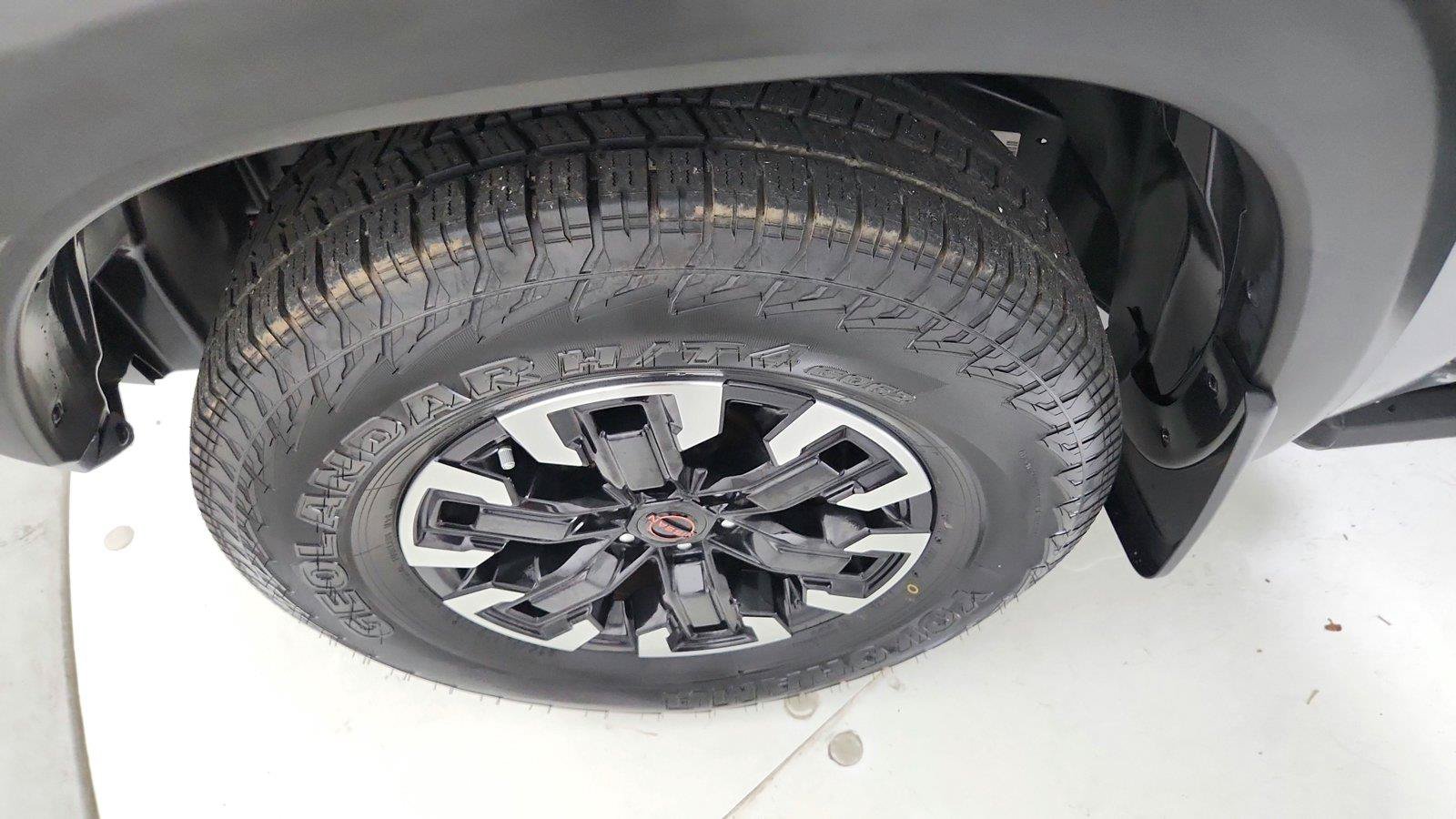 Used 2023 Nissan Frontier PRO-4X w/ Pro Convenience Package AWD/4WD image 40