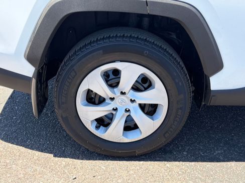 Certified 2025 Toyota RAV4 LE AWD/4WD image 10