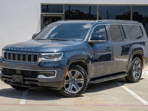 Used 2023 Jeep Wagoneer L 4WD w/ Premium Group I image 3