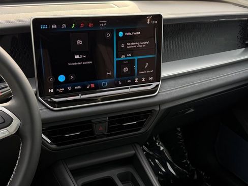 New 2026 Volkswagen Tiguan SE image 32