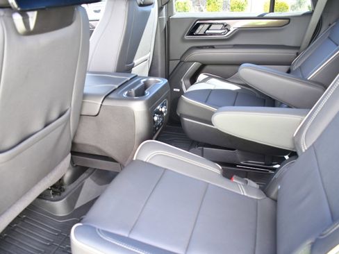 New 2026 GMC Yukon Elevation w/ Elevation Premium Package AWD/4WD image 26