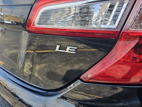 Used 2013 Toyota Camry LE FWD image 13