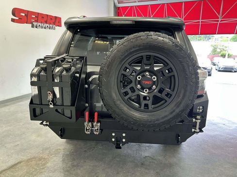 Used 2022 Toyota 4Runner SR5 Premium w/ Moonroof Package RWD image 4