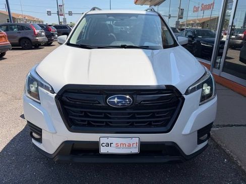 Used 2023 Subaru Forester Premium AWD/4WD image 2