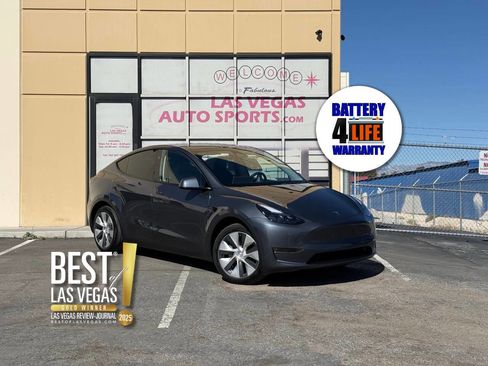 Used 2023 Tesla Model Y Long Range image 1