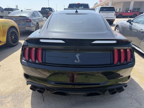 Used 2020 Ford Mustang Shelby GT500 w/ Technology Package RWD image 3