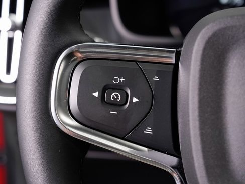 Used 2023 Volvo C40 P8 Recharge Ultimate image 11