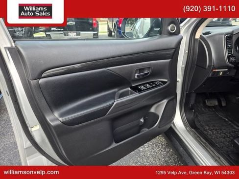 Used 2018 Mitsubishi Outlander GT AWD/4WD image 11
