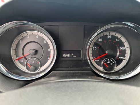 Used 2019 Dodge Grand Caravan SE w/ UConnect Hands-Free Group image 31