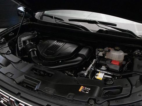 Used 2024 GMC Acadia Elevation image 29