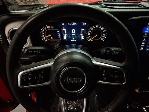 Used 2024 Jeep Wrangler Sahara image 18