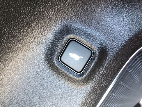 Used 2022 Acura MDX A-Spec image 13