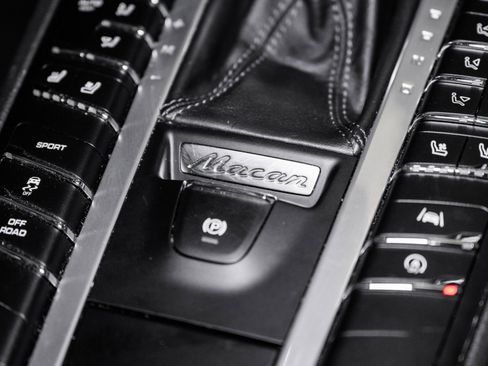 Used 2021 Porsche Macan S image 50