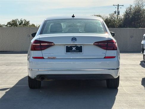 Used 2018 Volkswagen Passat 2.0T SE image 6