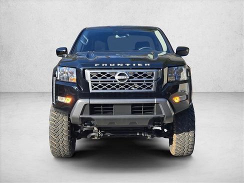 Used 2022 Nissan Frontier SV image 2