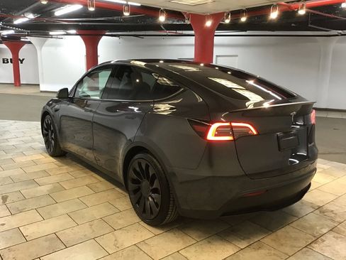 Used 2022 Tesla Model Y Performance image 6