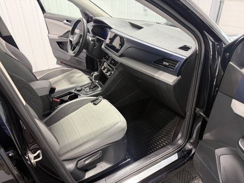 Used 2023 Volkswagen Taos SE w/ Panoramic Sunroof Package AWD/4WD image 25