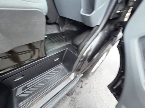 Used 2015 Ford Transit 250 148 Medium Roof RWD image 19