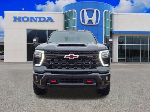 Used 2025 Chevrolet Silverado 2500 ZR2 AWD/4WD image 8
