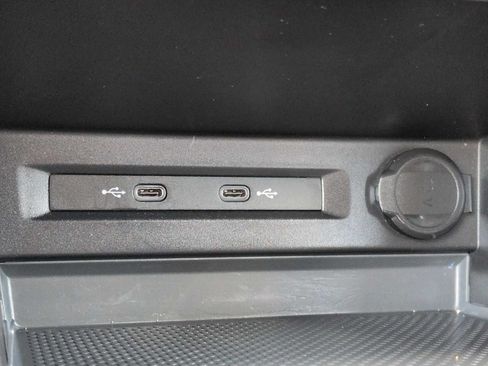 Used 2021 Volkswagen Tiguan S FWD image 30