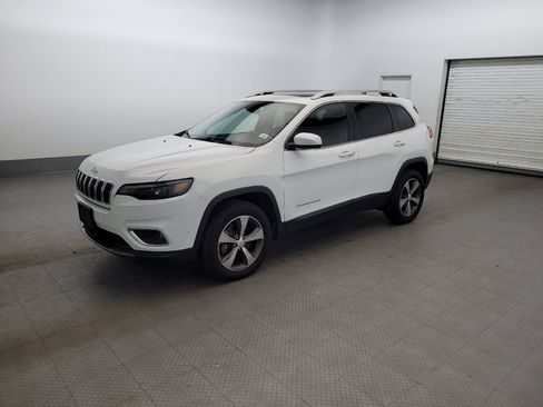 Used 2019 Jeep Cherokee Limited w/ Technology Group AWD/4WD image 2