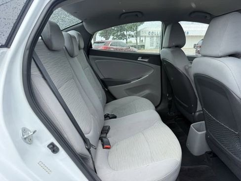 Used 2017 Hyundai Accent SE FWD image 29