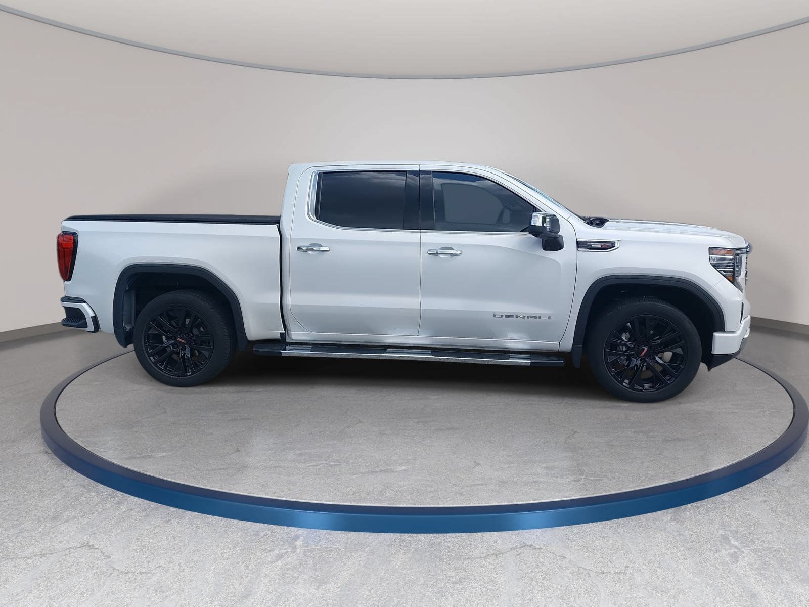 Used 2023 GMC Sierra 1500 Denali w/ Denali Carbonpro Edition AWD/4WD image 4